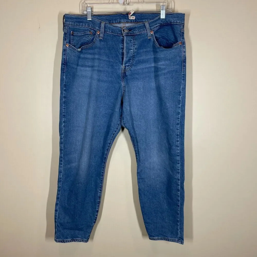 Levi’s Premium Plus Size 18W Wedgie Straight Jeans High Rise‎ Waist Medium Wash